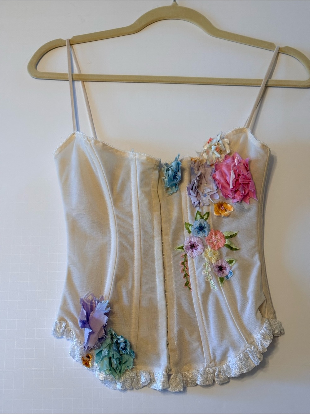Kacey Montoya’s Closet | Zinas Ivory Floral Appliqué Corset